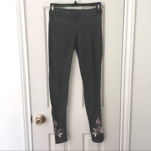 Embroidered leggings